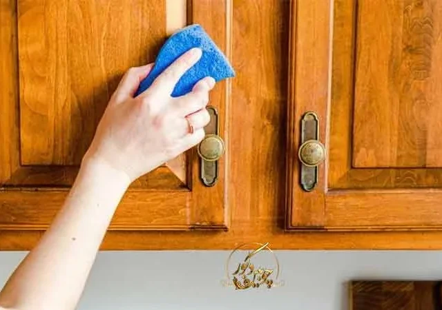 تمیزکردن کابینت آشپزخانه